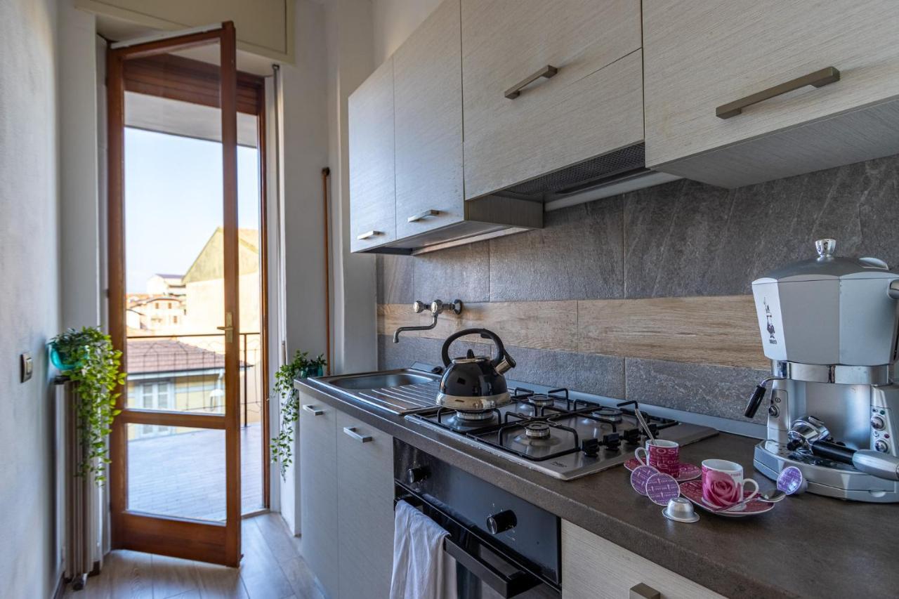 Blue Wave Apartment Arona - Lago Maggiore ภายนอก รูปภาพ