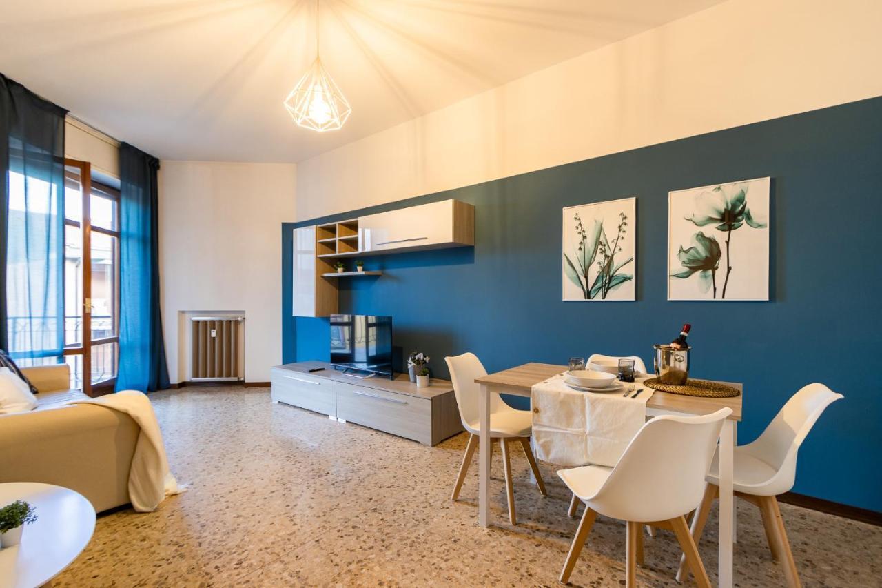 Blue Wave Apartment Arona - Lago Maggiore ภายนอก รูปภาพ