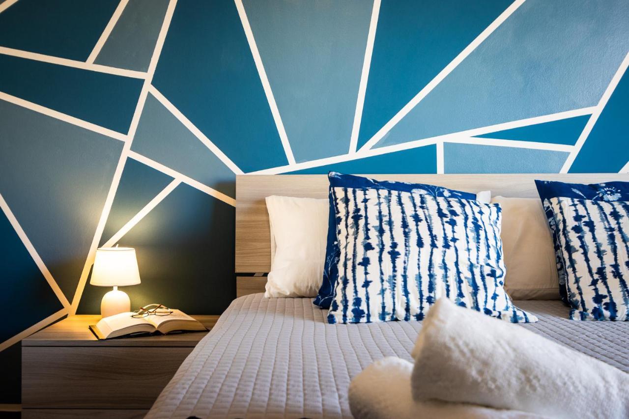 Blue Wave Apartment Arona - Lago Maggiore ภายนอก รูปภาพ