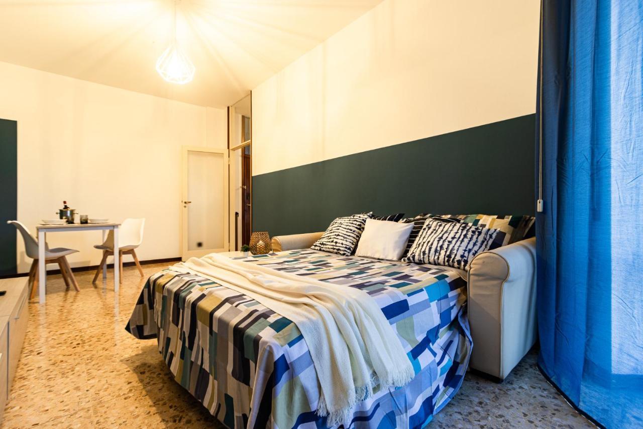 Blue Wave Apartment Arona - Lago Maggiore ภายนอก รูปภาพ