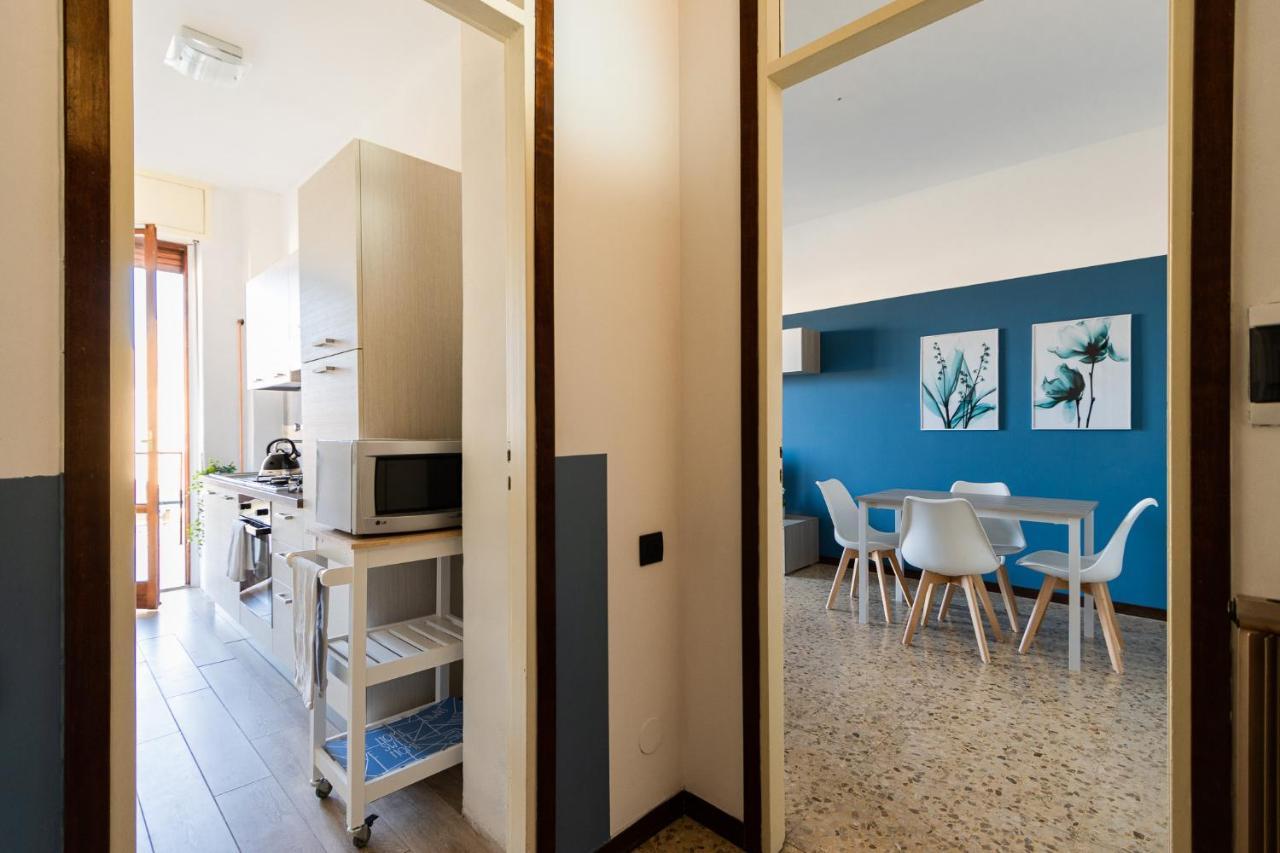 Blue Wave Apartment Arona - Lago Maggiore ภายนอก รูปภาพ
